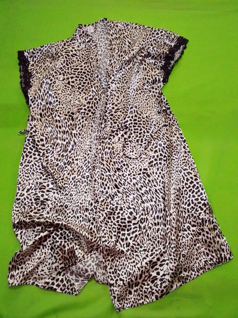 エクスプレッションズ レパードプリント サテン ブラウス