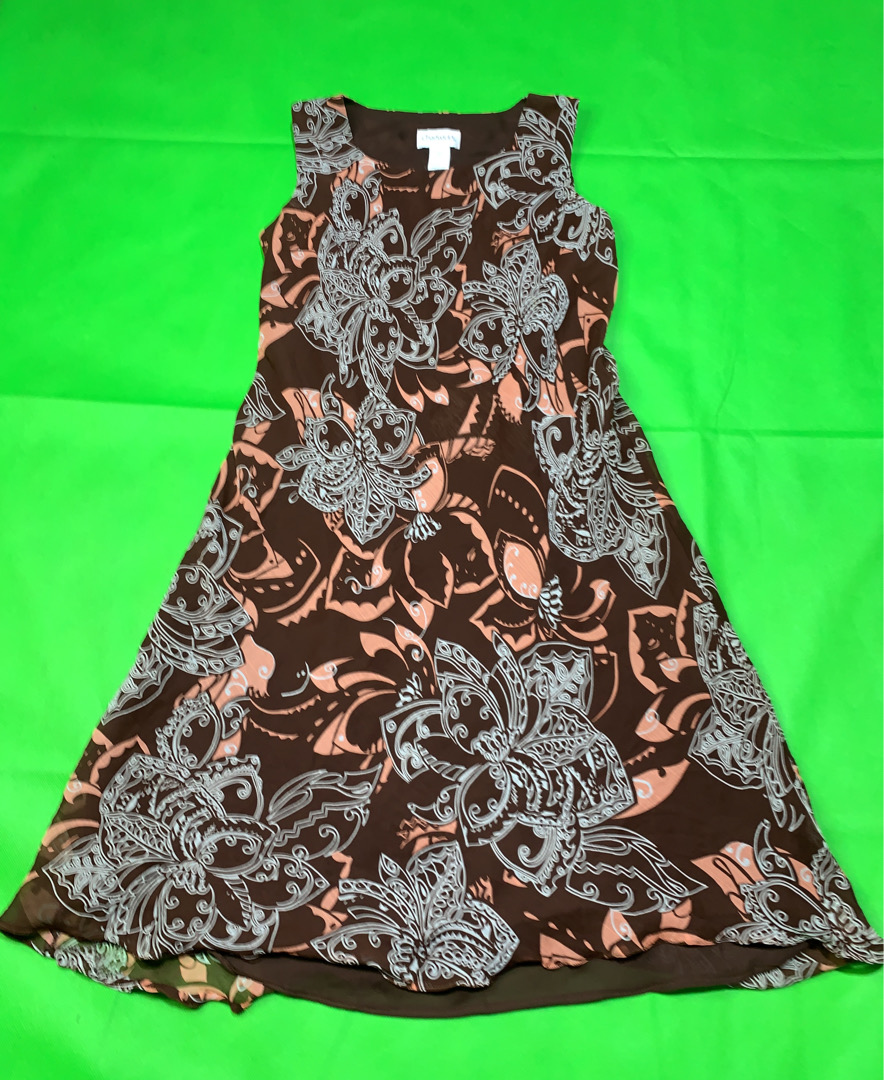 「チャドウィックのフローラルドレス」