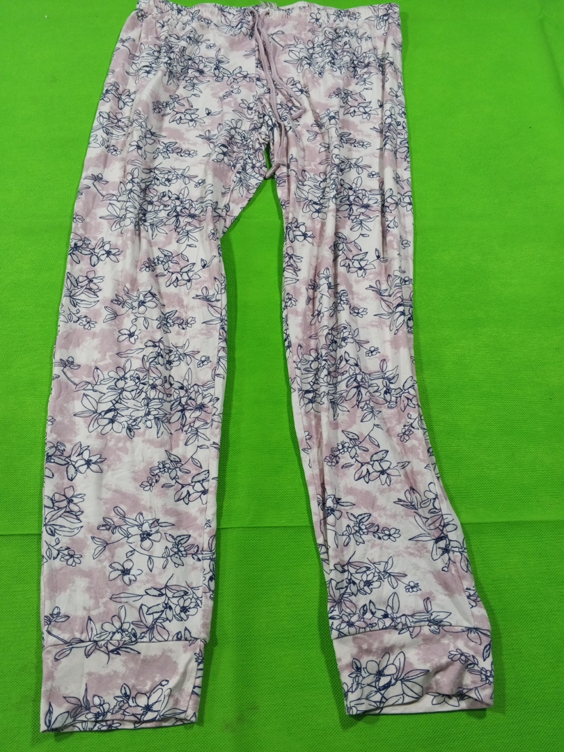 Pantalones de lounge con estampado floral de Jessi..